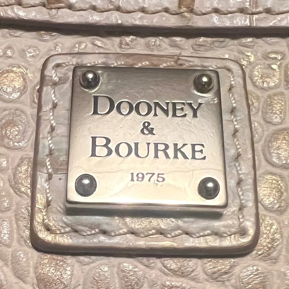 Dooney & Bourke Beige Crocodile Embossed Leather Wristlet Small Bag - Picture 8 of 11
